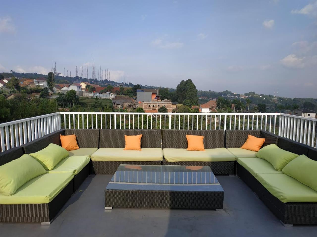 Valle * Bandung